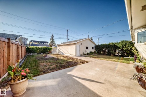 9828 164 Street Nw, Edmonton, AB 