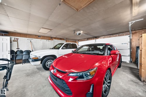 9828 164 Street Nw, Edmonton, AB 