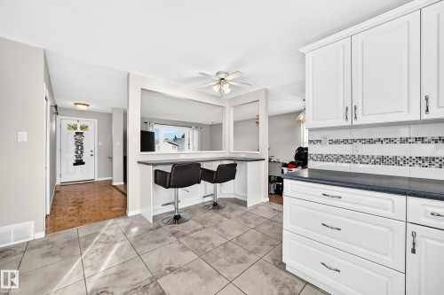 9828 164 Street Nw, Edmonton, AB 