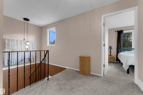 1920 145 Avenue Nw, Edmonton, AB 