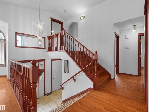 2832 36B Avenue Nw, Edmonton, AB 