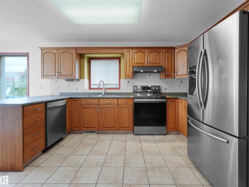 2832 36B Avenue Nw, Edmonton, AB 