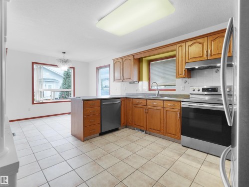 2832 36B Avenue Nw, Edmonton, AB 