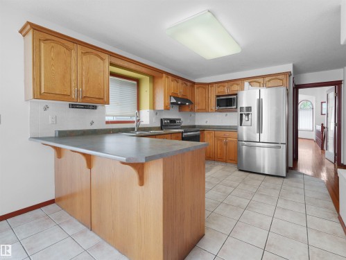 2832 36B Avenue Nw, Edmonton, AB 