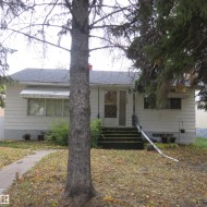 11929 52 Street NW  Edmonton, AB T5W 3J5