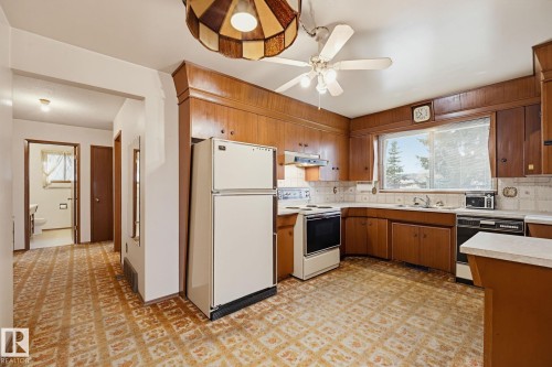 7319 150 Avenue Nw, Edmonton, AB 