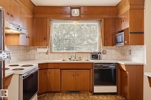 7319 150 Avenue Nw, Edmonton, AB 