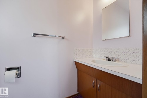 7319 150 Avenue Nw, Edmonton, AB 