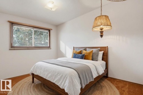 7319 150 Avenue Nw, Edmonton, AB 