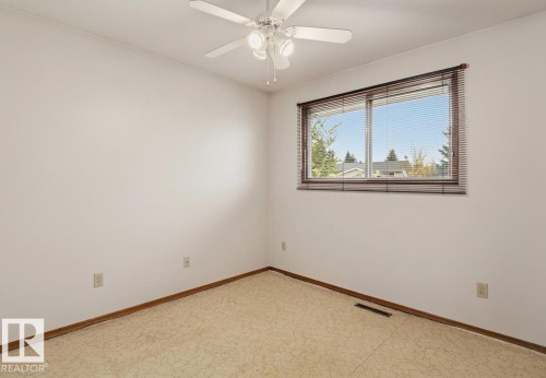 7319 150 Avenue Nw, Edmonton, AB 