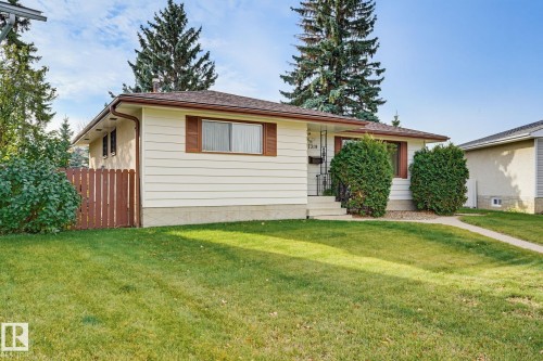 7319 150 Avenue Nw, Edmonton, AB 