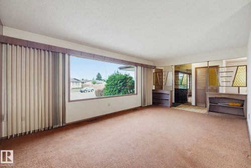 7319 150 Avenue Nw, Edmonton, AB 