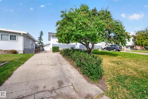 25 Milburn Crescent, Sherwood Park, AB 