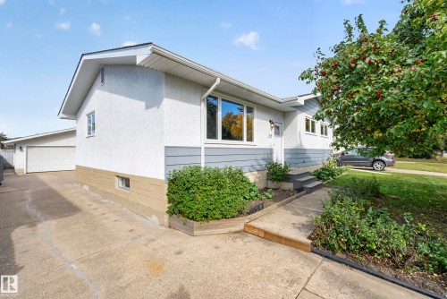 25 Milburn Crescent, Sherwood Park, AB 