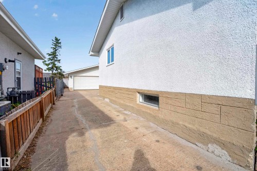 25 Milburn Crescent, Sherwood Park, AB 