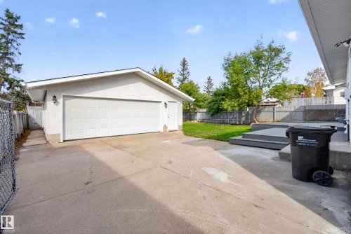 25 Milburn Crescent, Sherwood Park, AB 