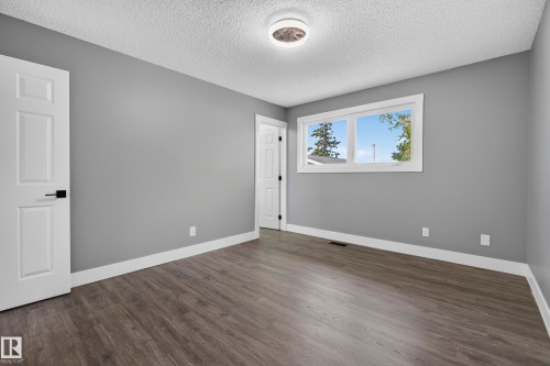 25 Milburn Crescent, Sherwood Park, AB 