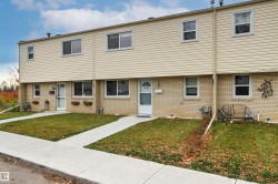 55 ROYAL Road NW  Edmonton, AB T6J 2E7
