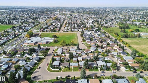 Residential area with extensive green spaces and paved roadways - 13212 73 Street Nw, Edmonton, AB 