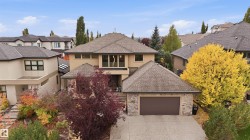 2446 MARTELL Crescent NW  Edmonton, AB T6R 0M6
