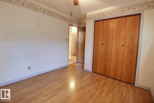 Wood-finish flooring throughout - 4420 117A Street Nw, Edmonton, AB 