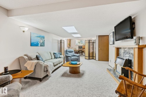 9532 175 Avenue Nw, Edmonton, AB 