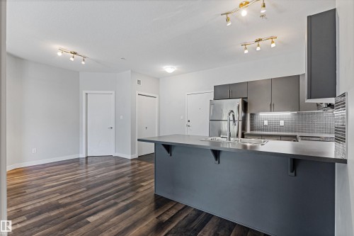 #210 10611 117 St Nw, Edmonton, AB 