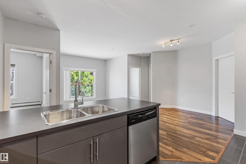 #210 10611 117 St Nw, Edmonton, AB 