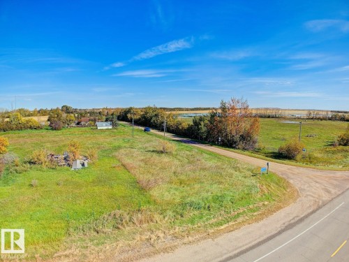 Centre St. Railway Avenue, Whitford, AB 