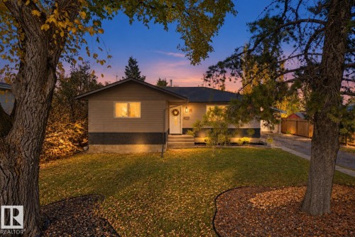 58 PINE Street   Sherwood Park, AB T8N 1S7