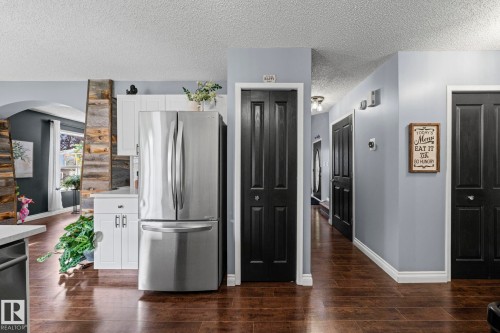 3113 41A Avenue Nw, Edmonton, AB 