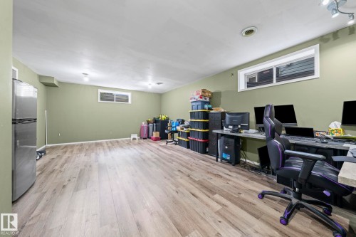 3113 41A Avenue Nw, Edmonton, AB 