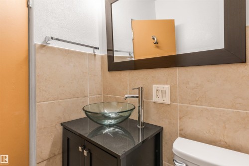 11230 75 Avenue Nw, Edmonton, AB 