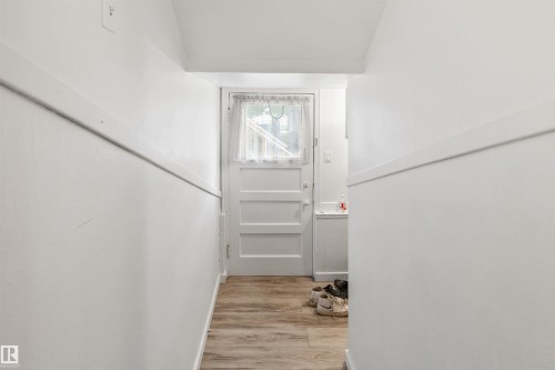 11230 75 Avenue Nw, Edmonton, AB 