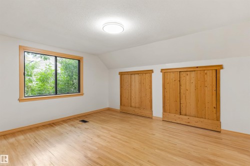 11230 75 Avenue Nw, Edmonton, AB 