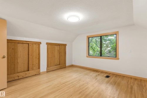 11230 75 Avenue Nw, Edmonton, AB 