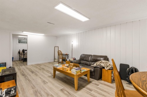 11230 75 Avenue Nw, Edmonton, AB 