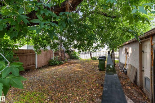 11230 75 Avenue Nw, Edmonton, AB 