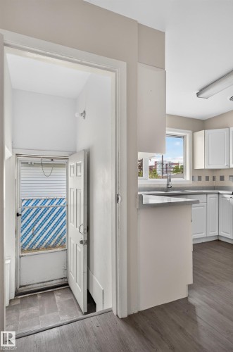 10508 60A Avenue Nw, Edmonton, AB 