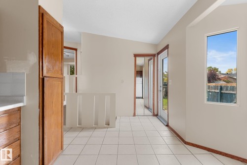 9147 180A Avenue Nw, Edmonton, AB 