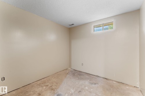 9147 180A Avenue Nw, Edmonton, AB 