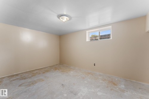 9147 180A Avenue Nw, Edmonton, AB 