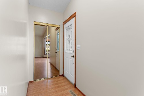 9147 180A Avenue Nw, Edmonton, AB 
