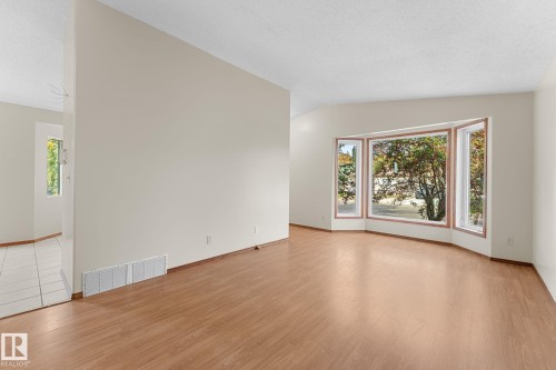 9147 180A Avenue Nw, Edmonton, AB 