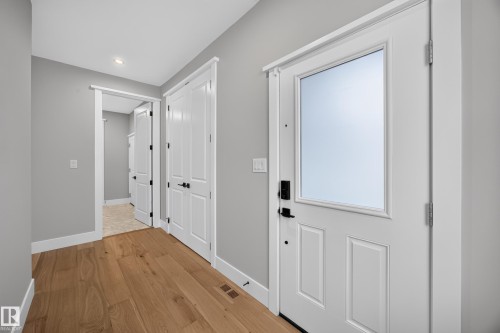 Solid wood-finish flooring - 209 Hampshire, Sherwood Park, AB 