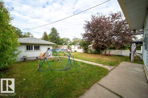9512 76 Street Nw, Edmonton, AB 