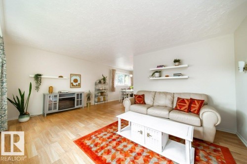 9512 76 Street Nw, Edmonton, AB 