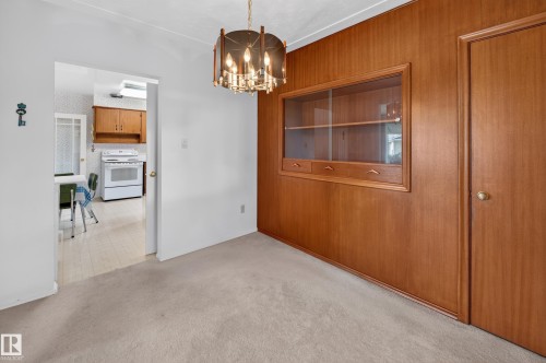 7704 104 Avenue Nw, Edmonton, AB 