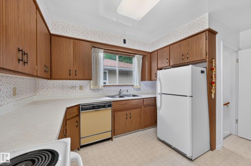 7704 104 Avenue Nw, Edmonton, AB 