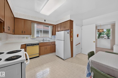 7704 104 Avenue Nw, Edmonton, AB 